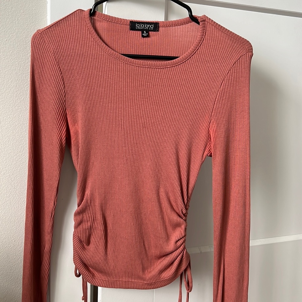 La La Land Creative Co Long Sleeve Side Ruched Top Small